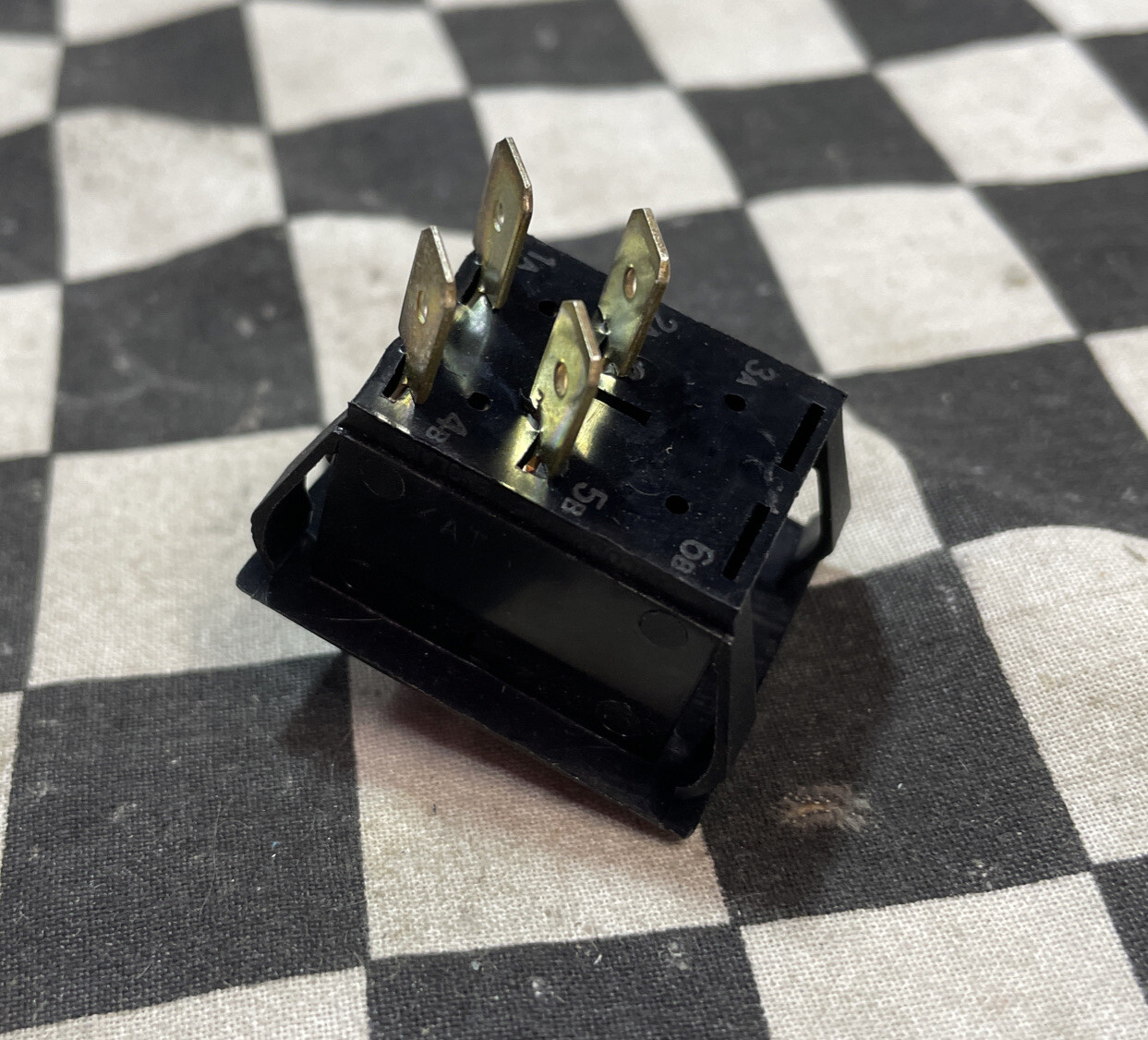 CARLING 1350R, 1117A, Bloomfield 2E-77566 SWITCH ROCKER ON-OFF 125V, LOT OF 38