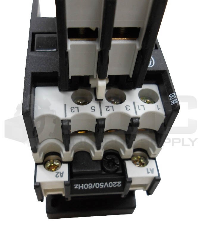 NEW MOELLER DIL00M/11 CONTACTOR 220V 50/60HZ