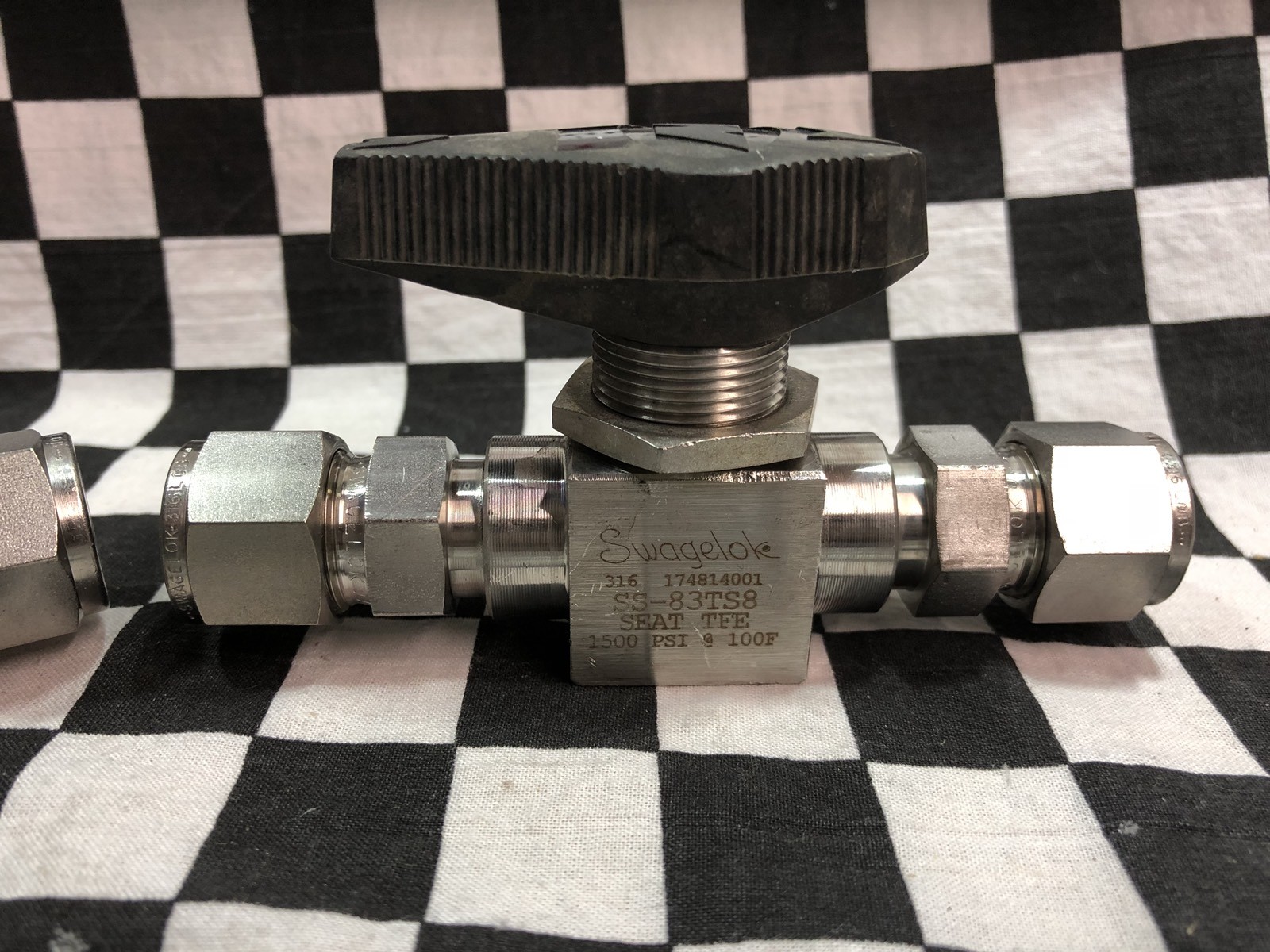 LOT OF 2 SWAGELOK HIGH PRESSURE BALL VALVE 1/2″, SS-83TS8, SHIPSAMEDAY