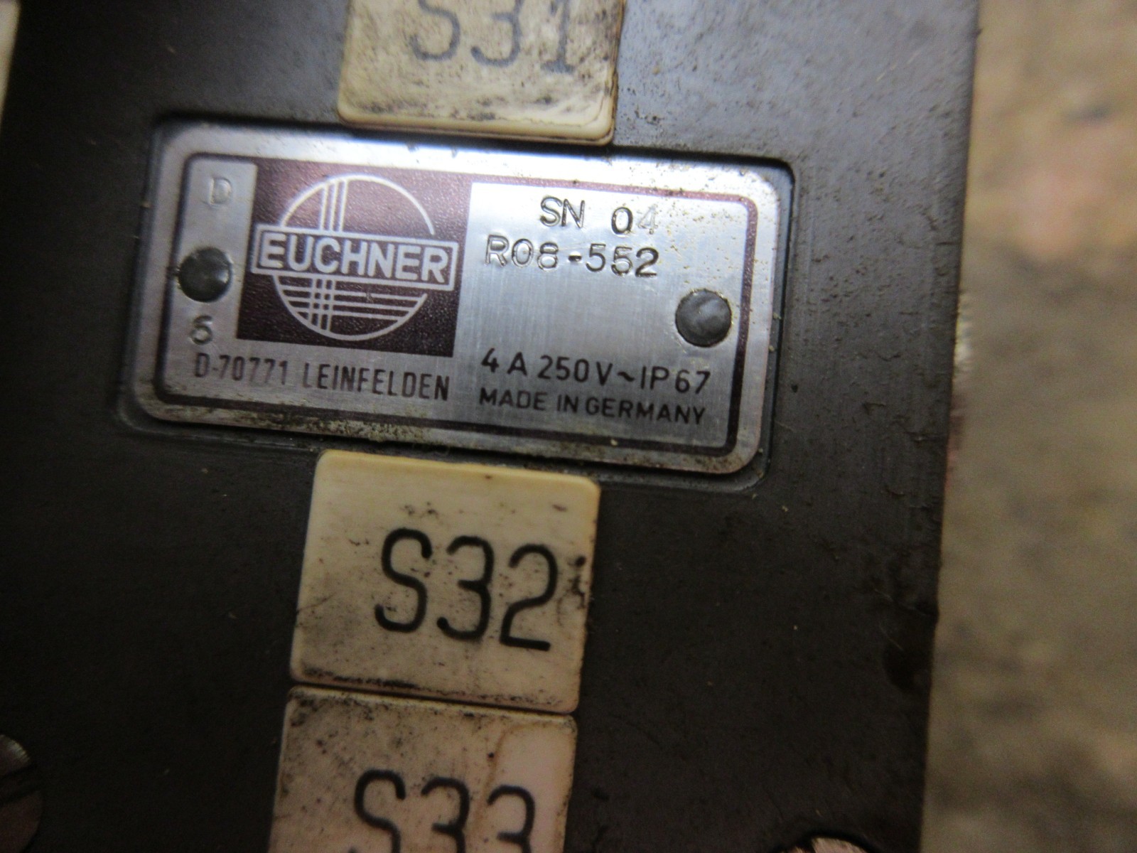 HERMLE UWF 1202S CNC MILL EUCHNER SN 04 R08-552 LIMIT SWITCH EUCHNER SN04R08-552