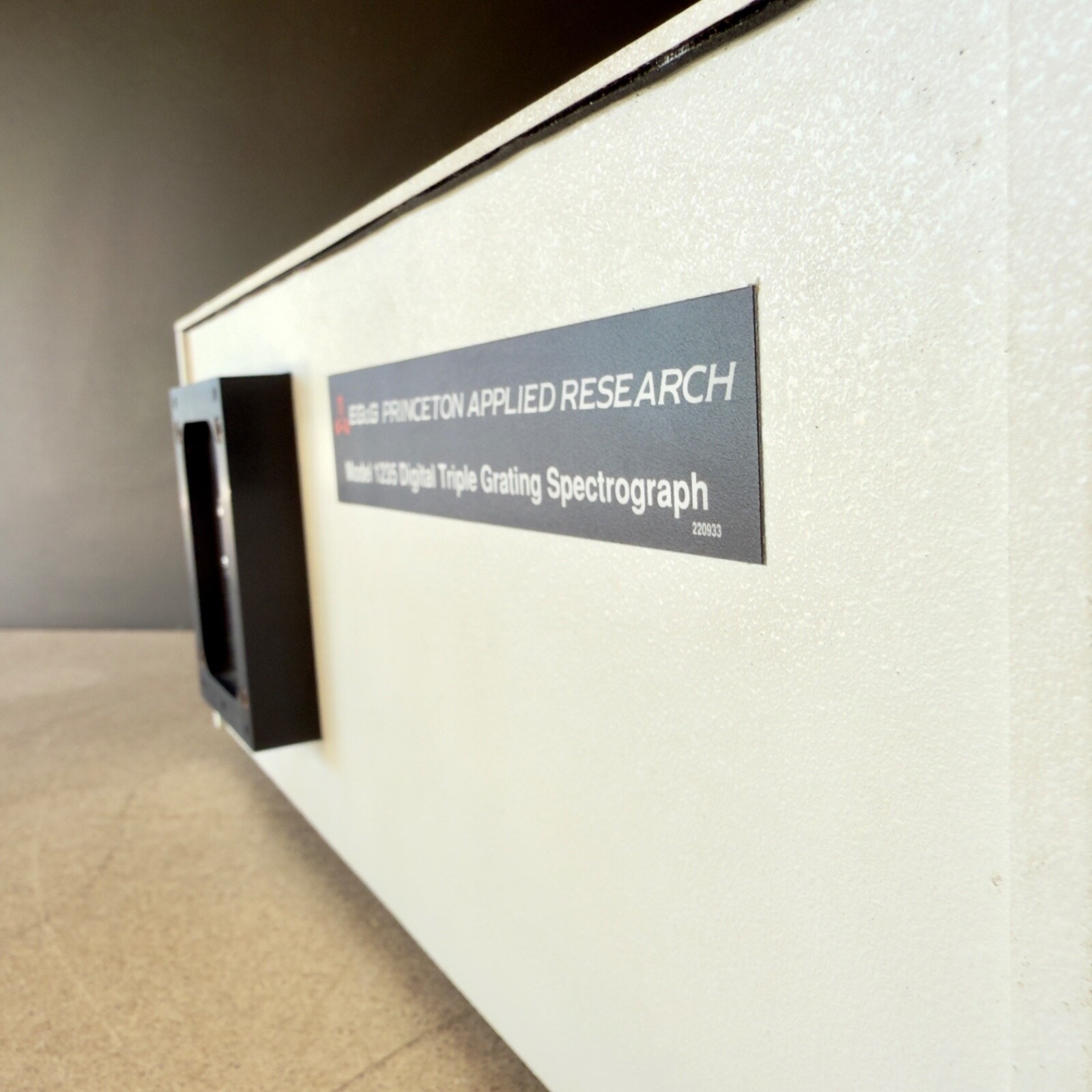 EG&G Princeton Applied Research Model 1235 Digital Triple Grating Spectrograph