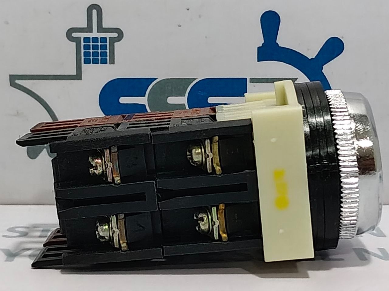 Fuji Electric AH30-F Black Push Button 10A 600V AH30-FB22 2A2B (Unused New)