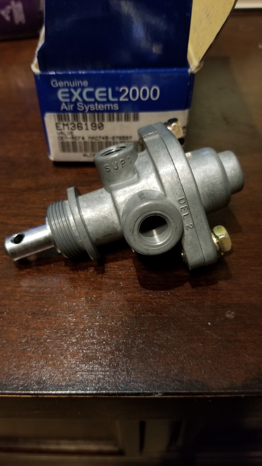 EXCEL 2000 AIR SYSTEMS EM36190 OEM HEAVY DUTY AIR BREAK VALVE NEW IN BOX!