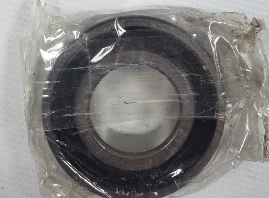 NEW OLD STOCK! SKF SINGLE ROW BALL BEARING 6004-2RS1 LHT23