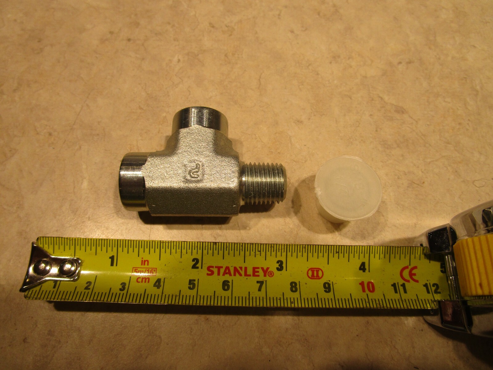 PARKER SMB-4, 1/4″ FNPT, 1/4″ FNPT, 1/4″ MNPT, TEE, ZINC PLATED, E0696