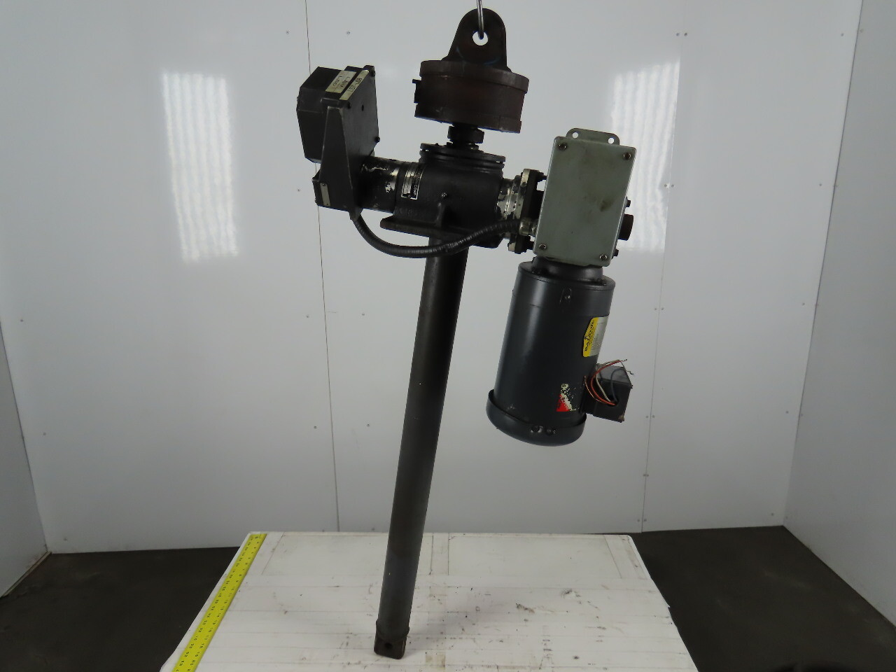 Joyce Dayton 10 Ton 36″ Machine Comdrive Screw Jack W/ 575V 3Ph Motor & Limit