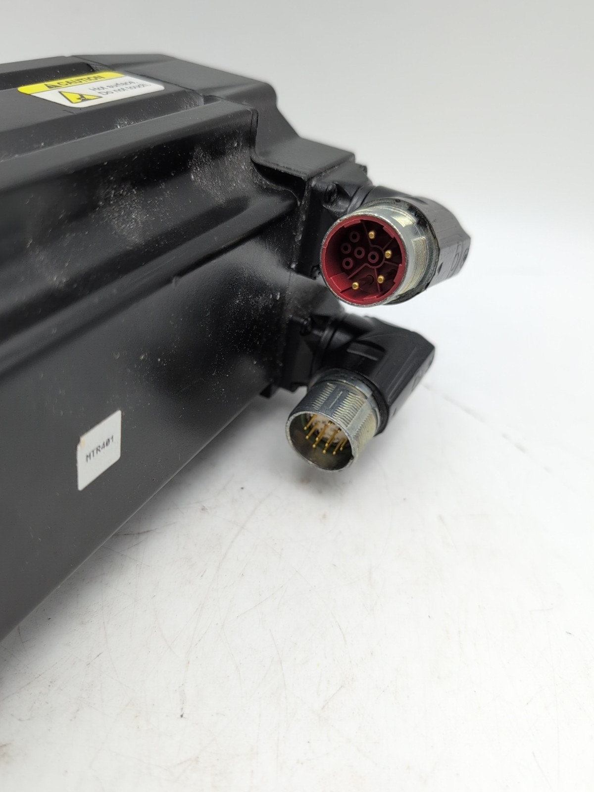Allen Bradley MPL-A430P-SJ72AA 5000 RPM, 5.99 NM , 230 VAC, Servo Motor. Good!
