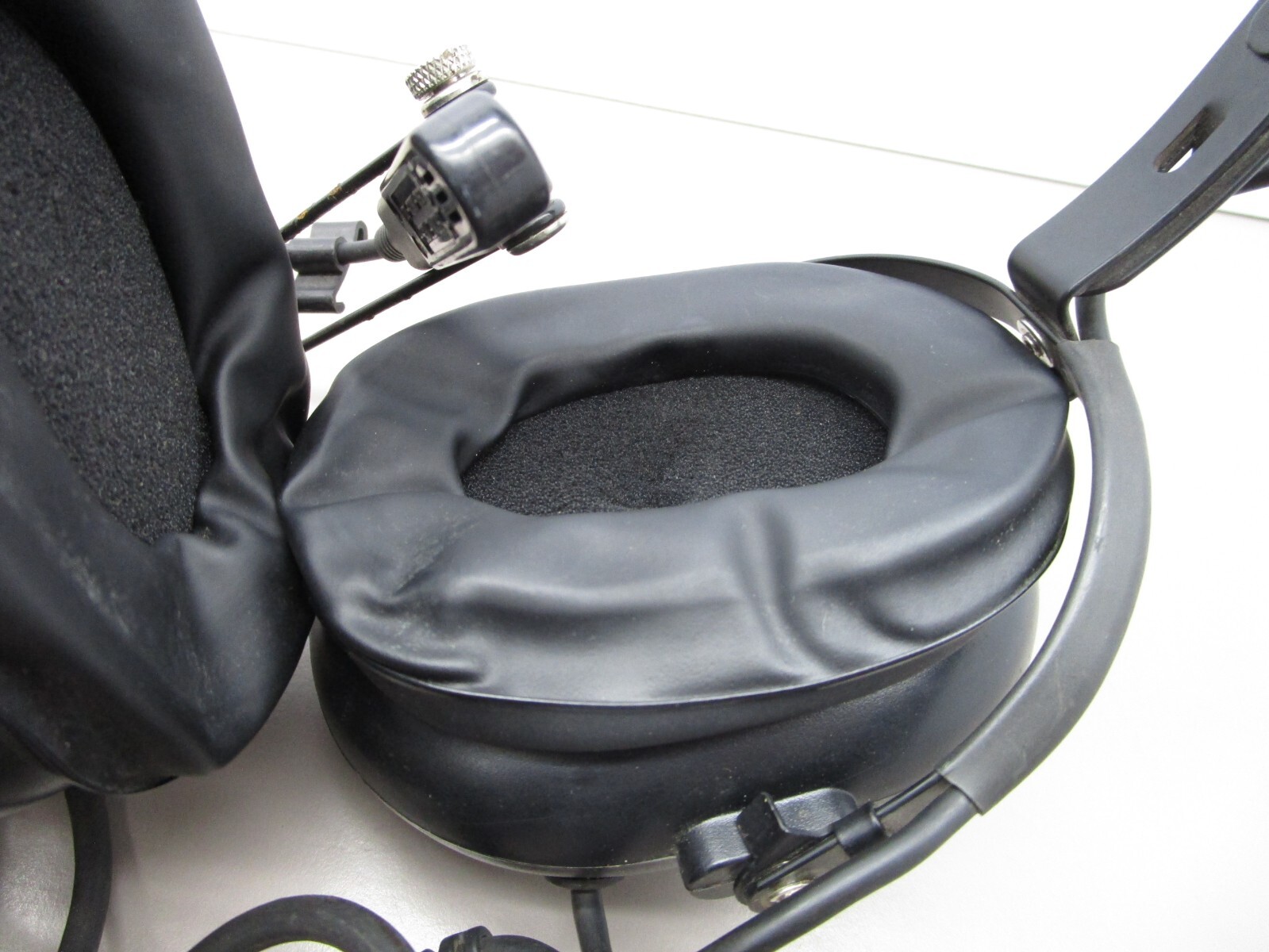 Motorola RMN4019A Medium Duty Radio Headset with PTT Over the Head