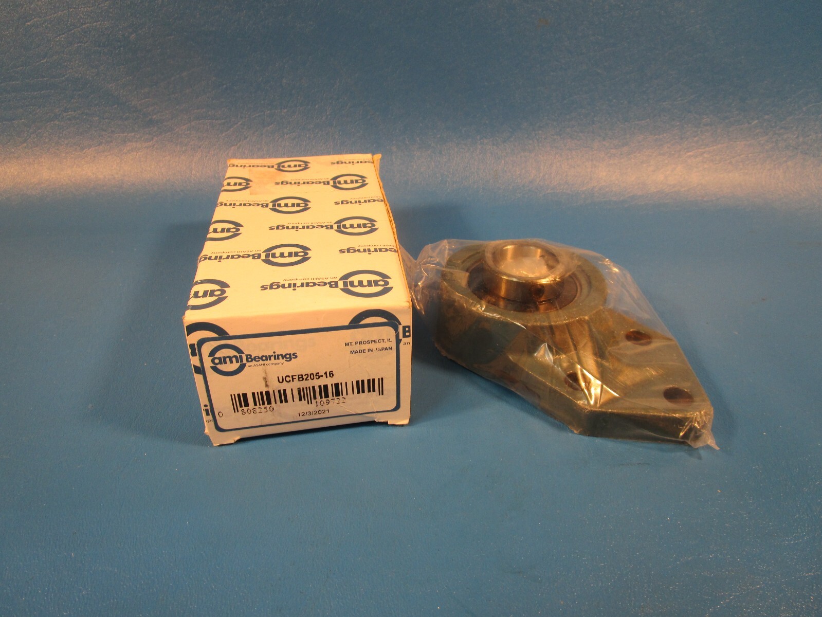 AMI UCFB205-16, 1“ Bore, 3-Bolt Flange Block Bearing, Set Screw Locking (ASAHI)