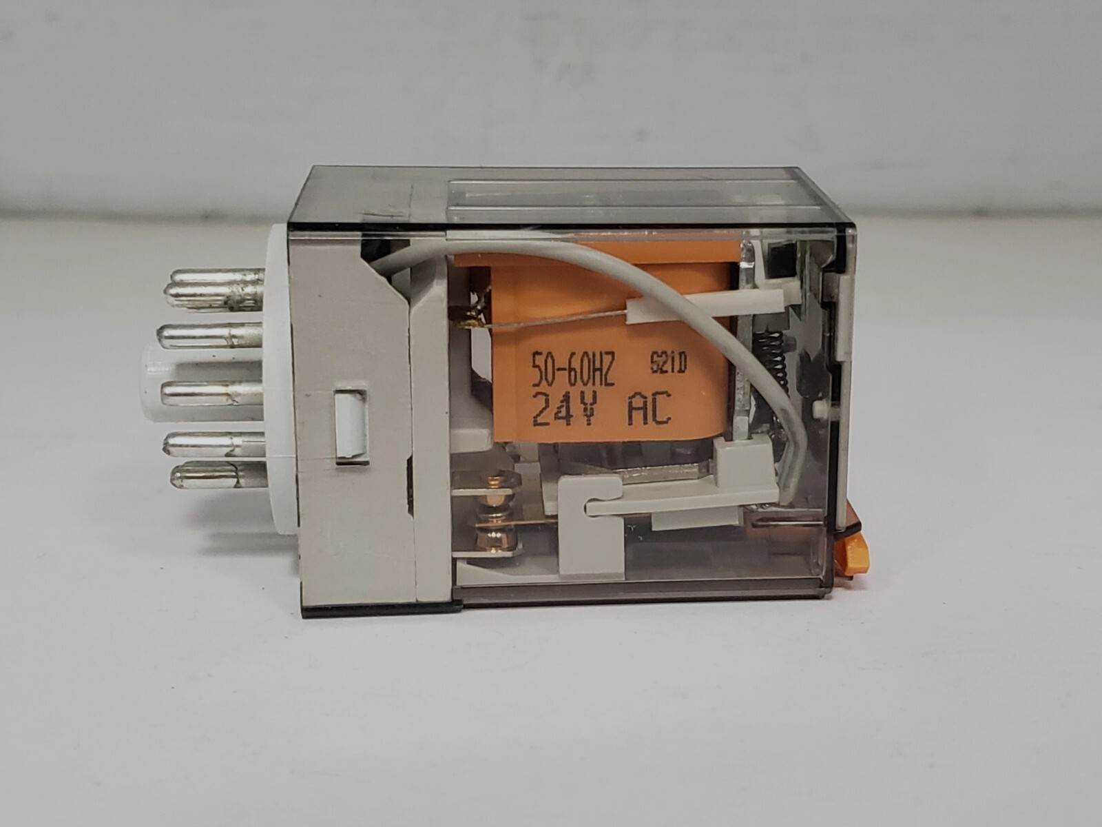 ALLEN BRADLEY 700-HA33A24-3-4 RELAY PUSH-TO-TEST 10A 24V AC 50/60HZ SER D NIB