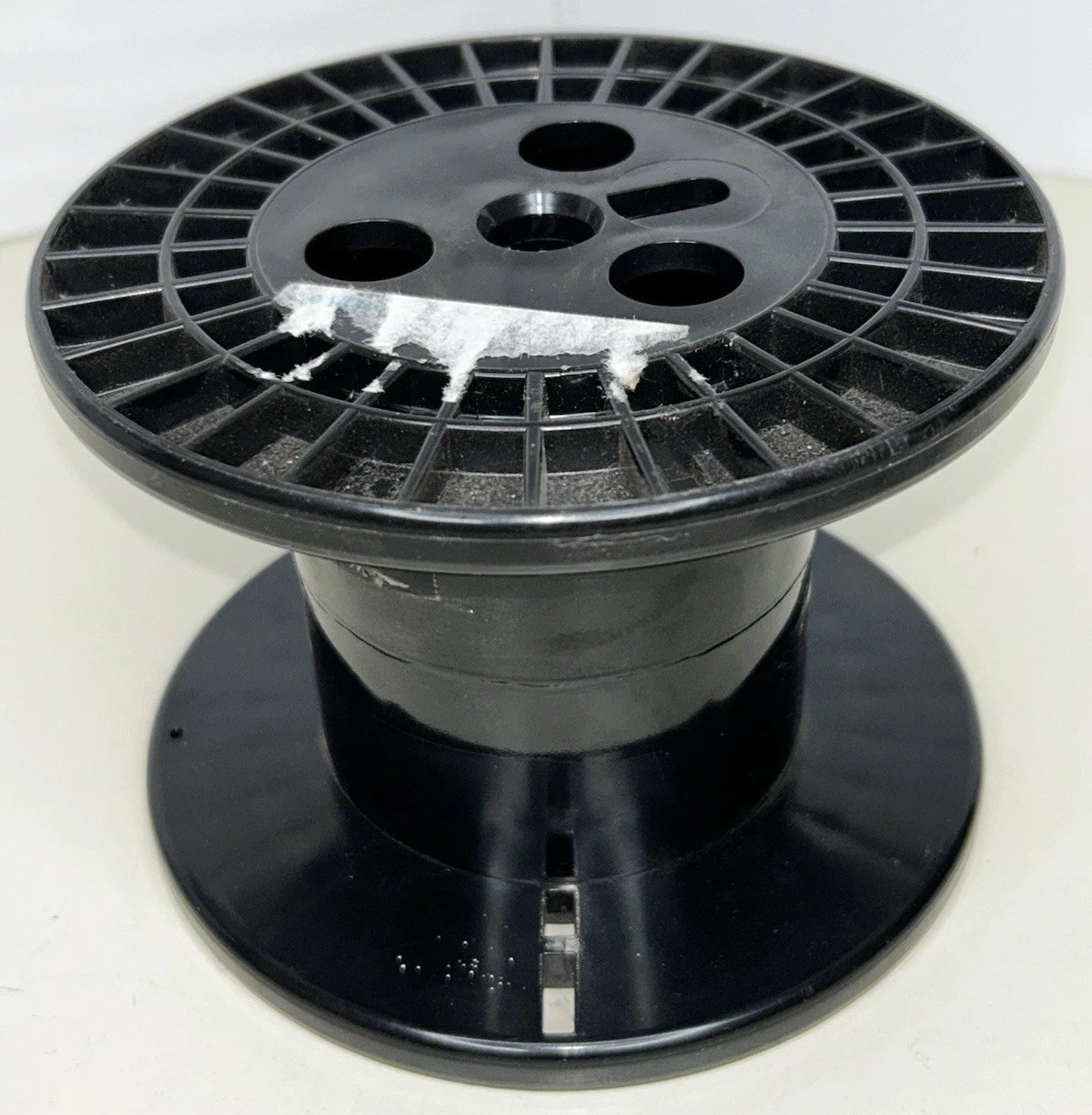 One (1) Large Empty Plastic Spool for Rope Cable Wire Paracord 4.25″ Tall
