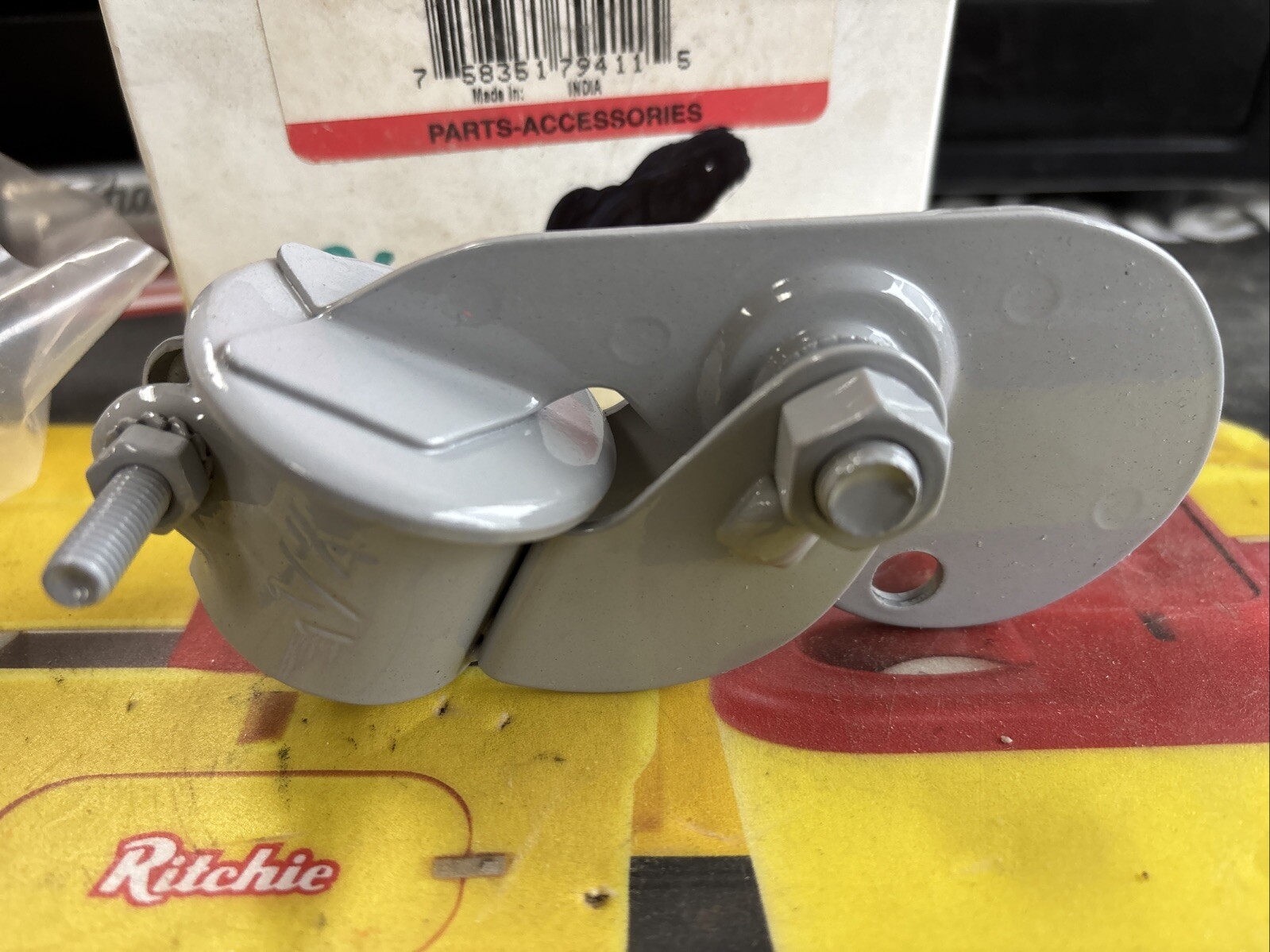 WC1 Farm Tractor Exhaust Muffler Rain Weather Snow Cap 1-1/4″ to 1-7/16″ I.D.