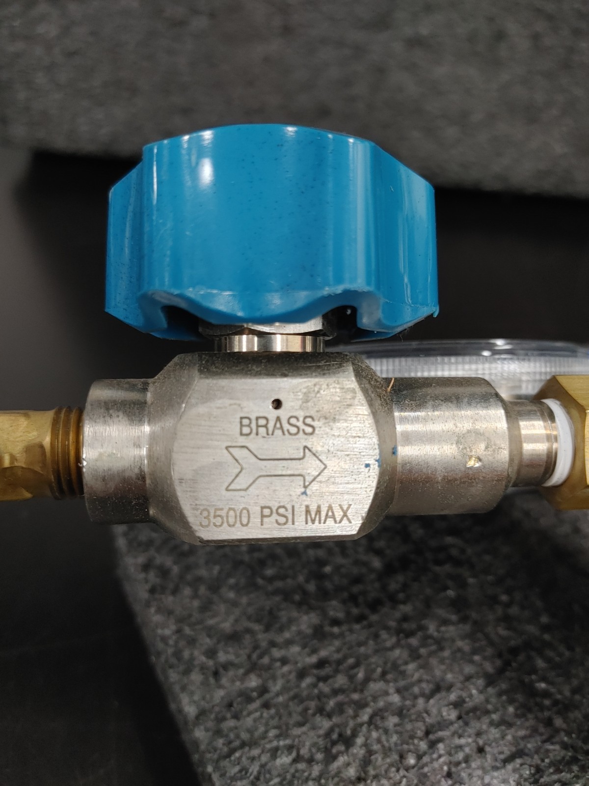MATHESON High Purity Regulator with MATHESON Valve X2 and Pressure Gauges