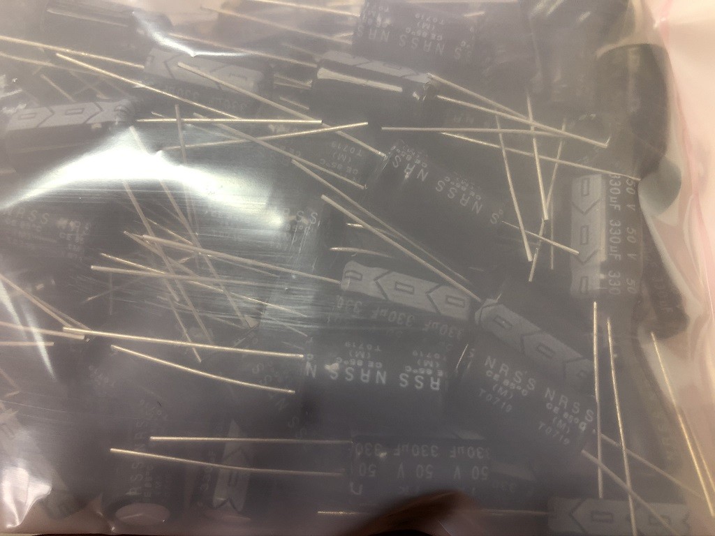 NIC COMPONENTS NRSS331M50V10X16F Qty of 145 per Lot 330uF 50V 20% Radial Alum C