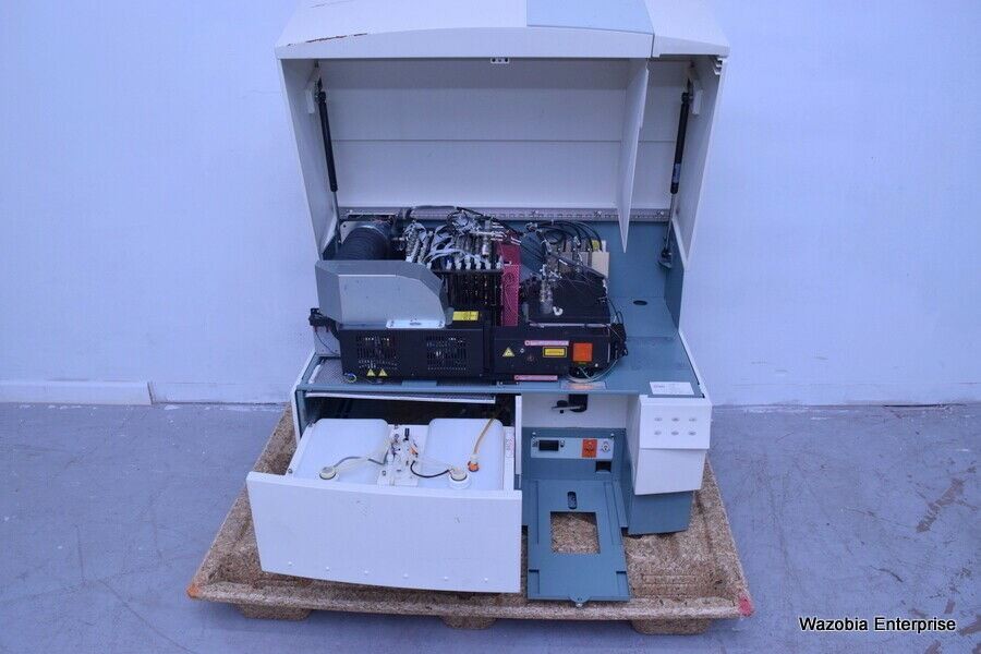BD BECTON DICKINSON FACSCALIBUR FLOW CYTOMETER