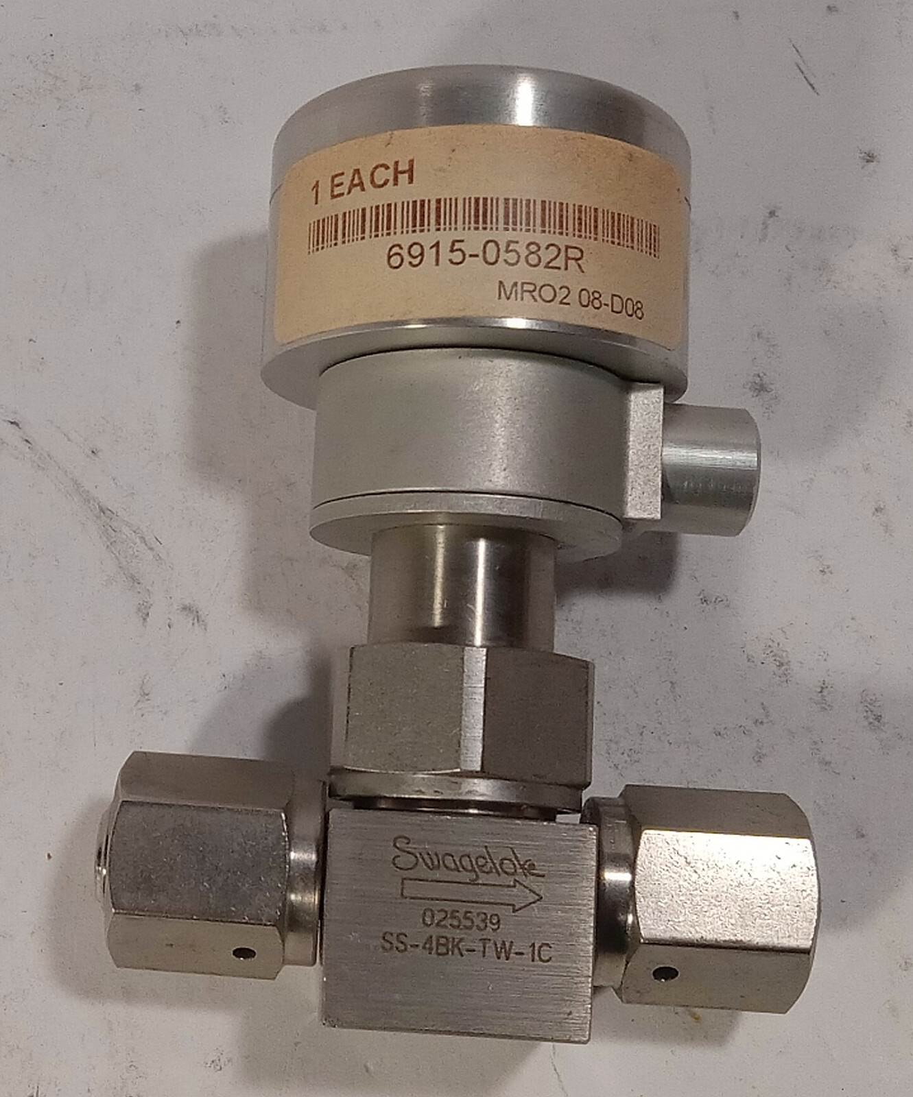 1 NEW SWAGELOK SS-4BK-TW-1C STAINLESS BELLOWS SEALED VALVE NIB/NNB *MAKE OFFER*