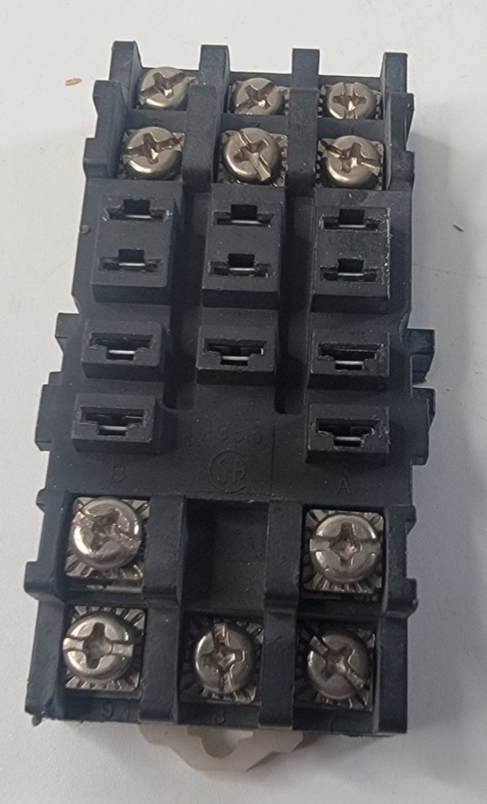 Relay Socket / Base 29513 11-Blade