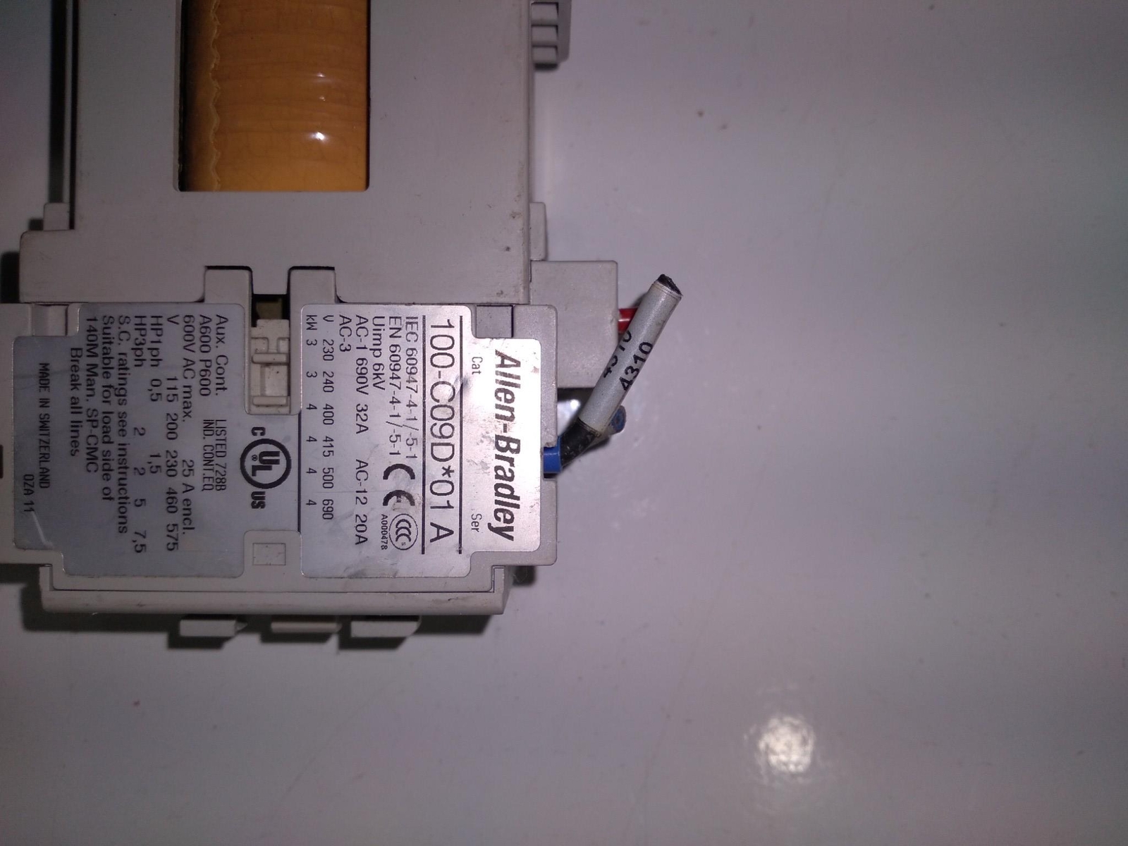 ALLEN-BRADLEY 100-C09D*01 SER A 600V AC
