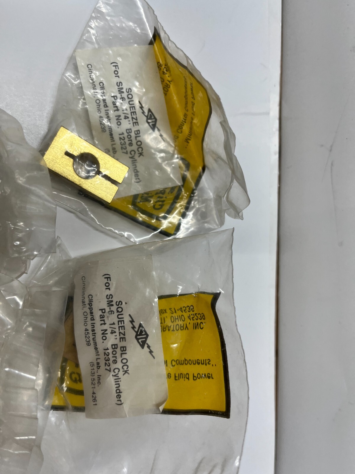 Lot of 8 New Clippard 12327 Squeeze Block for SM-6 1/4″ Bore Cylinder