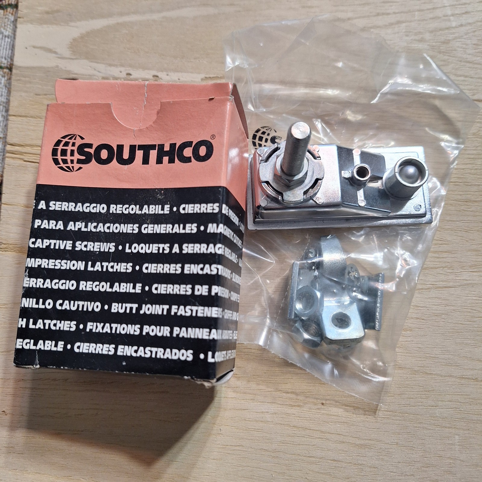SOUTHCO door latch 62-10-431-10 Lift and turn low profile New