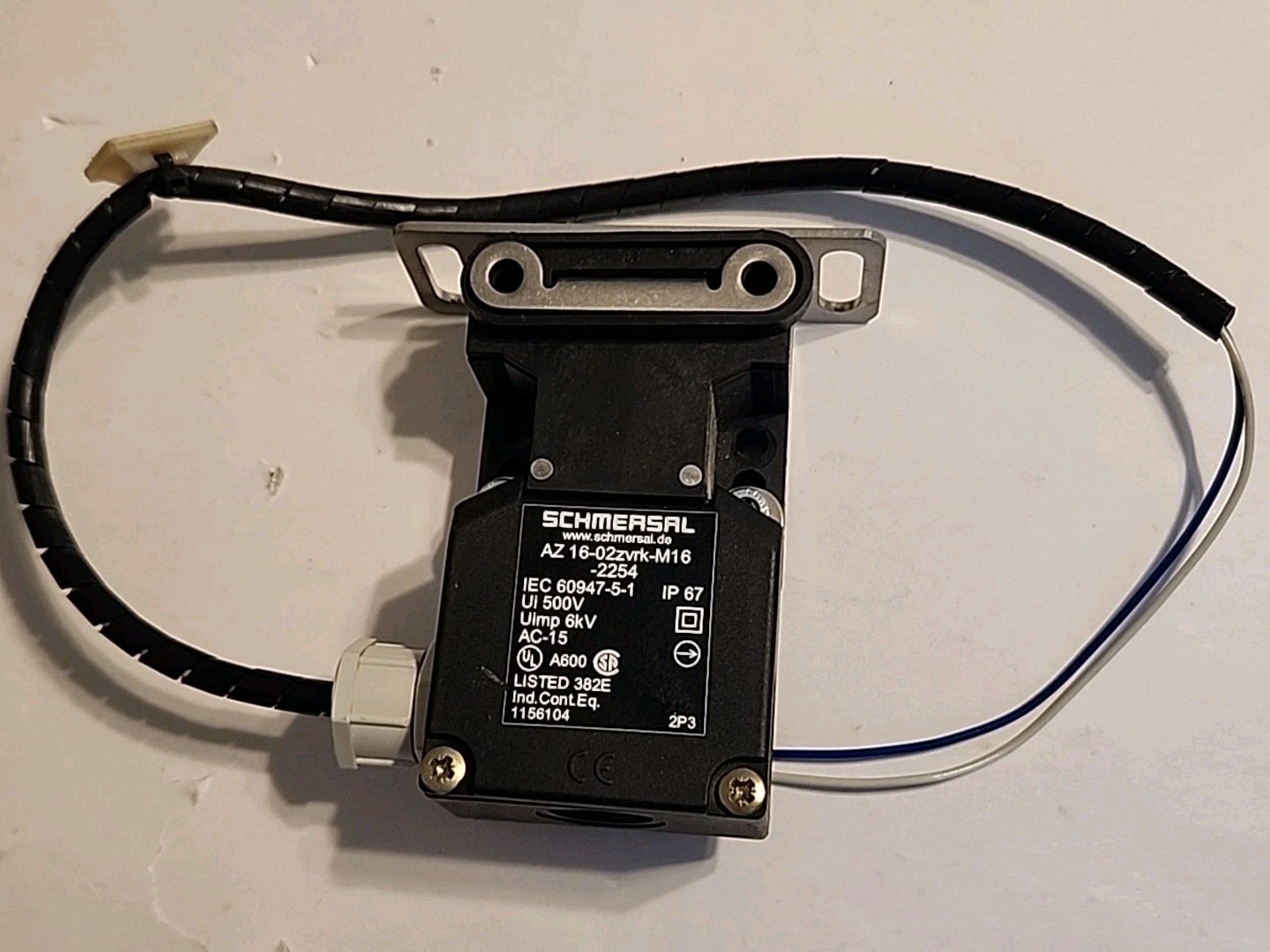 Schmersal AZ 16-02 ZVRK-M16 Interlock IEC 60947-5-1 IP 67 Ui 500V Uimp 6kV AC-15