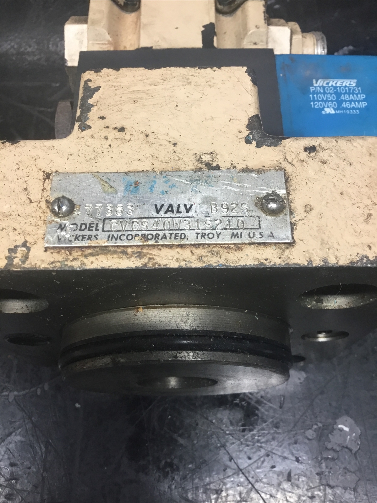 Vickers Hydraulic Valve CVCS40W31S210 W/ DG4V-3S-2A-M-FW-B5-60 #711B82PR3