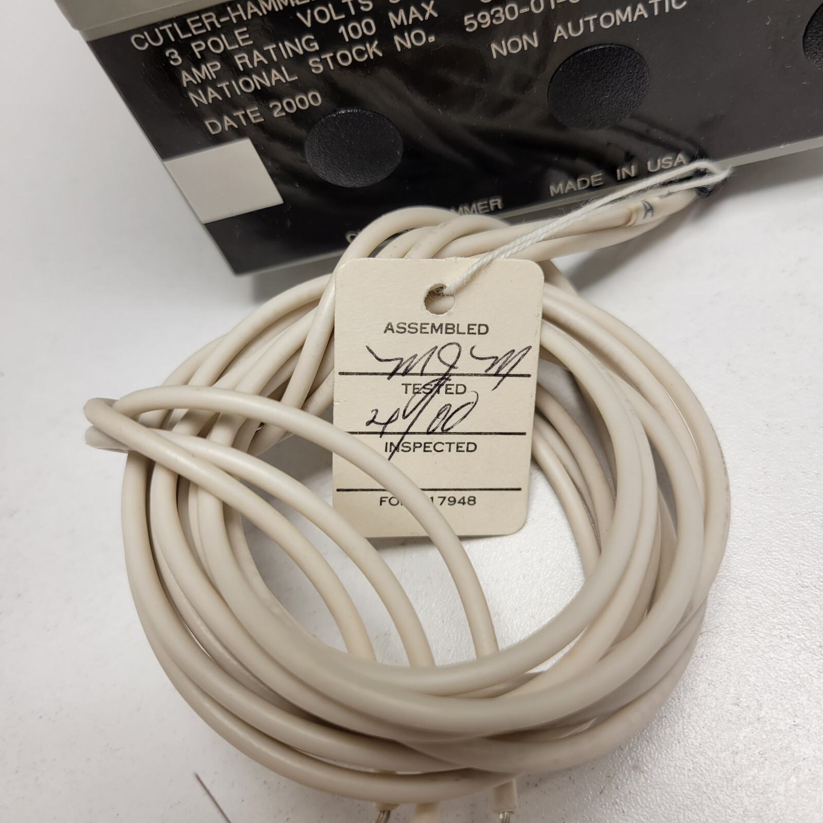 5930-01-077-3138 Toggle Switch Circuit Breaker etn2755-01