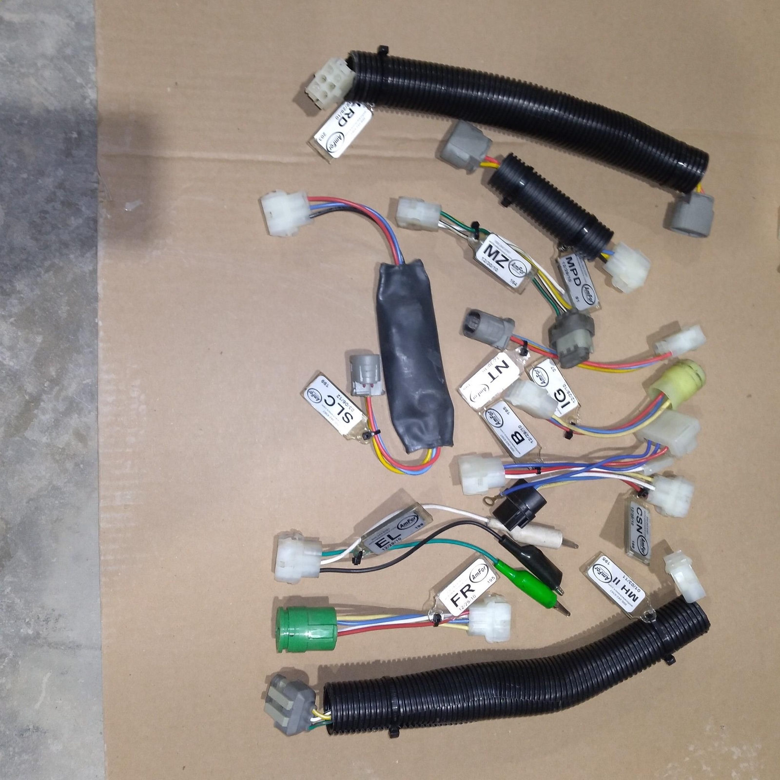 VARIOUS TYPES ‘LOT OF 67’ electrical parts
