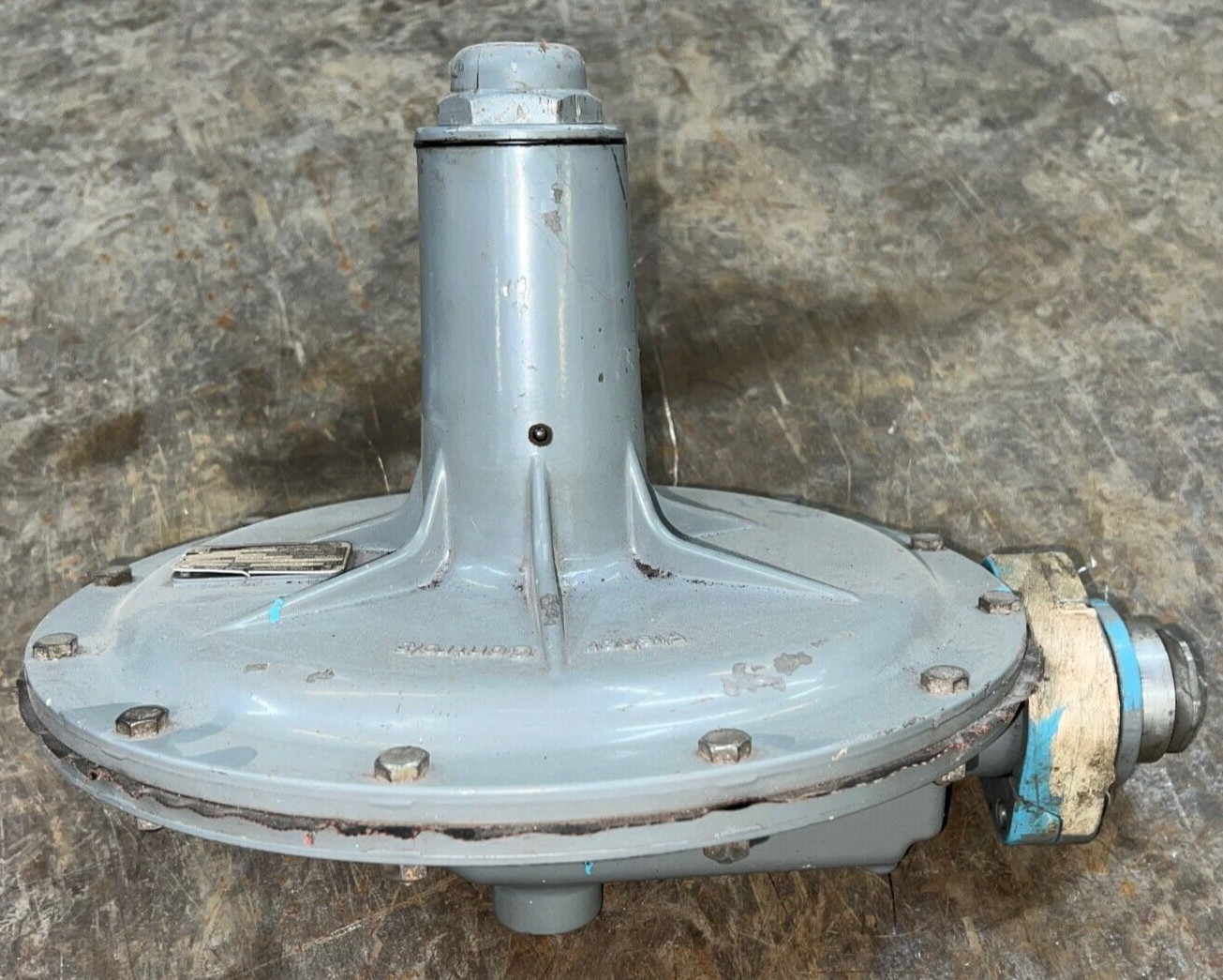 FISHER CONTROLS RELIEF VALVE S201H 2-5 PSIG SPRING 125 PSIG INLET 3/8″ PORT SIZE