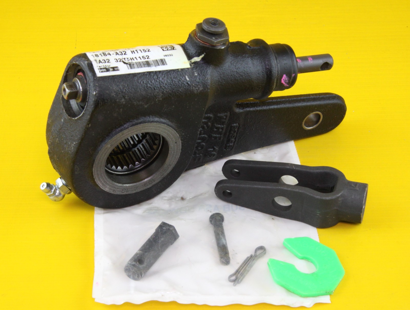 Meritor R801073 Slack Adjuster , 28 Spline 5.5″ , GENUINE / OEM – A32 3275H1152