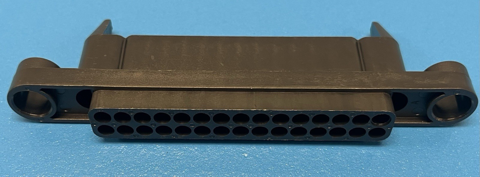 Qty of 16. 213973-1 Plug. 2 Row, 30 Position.