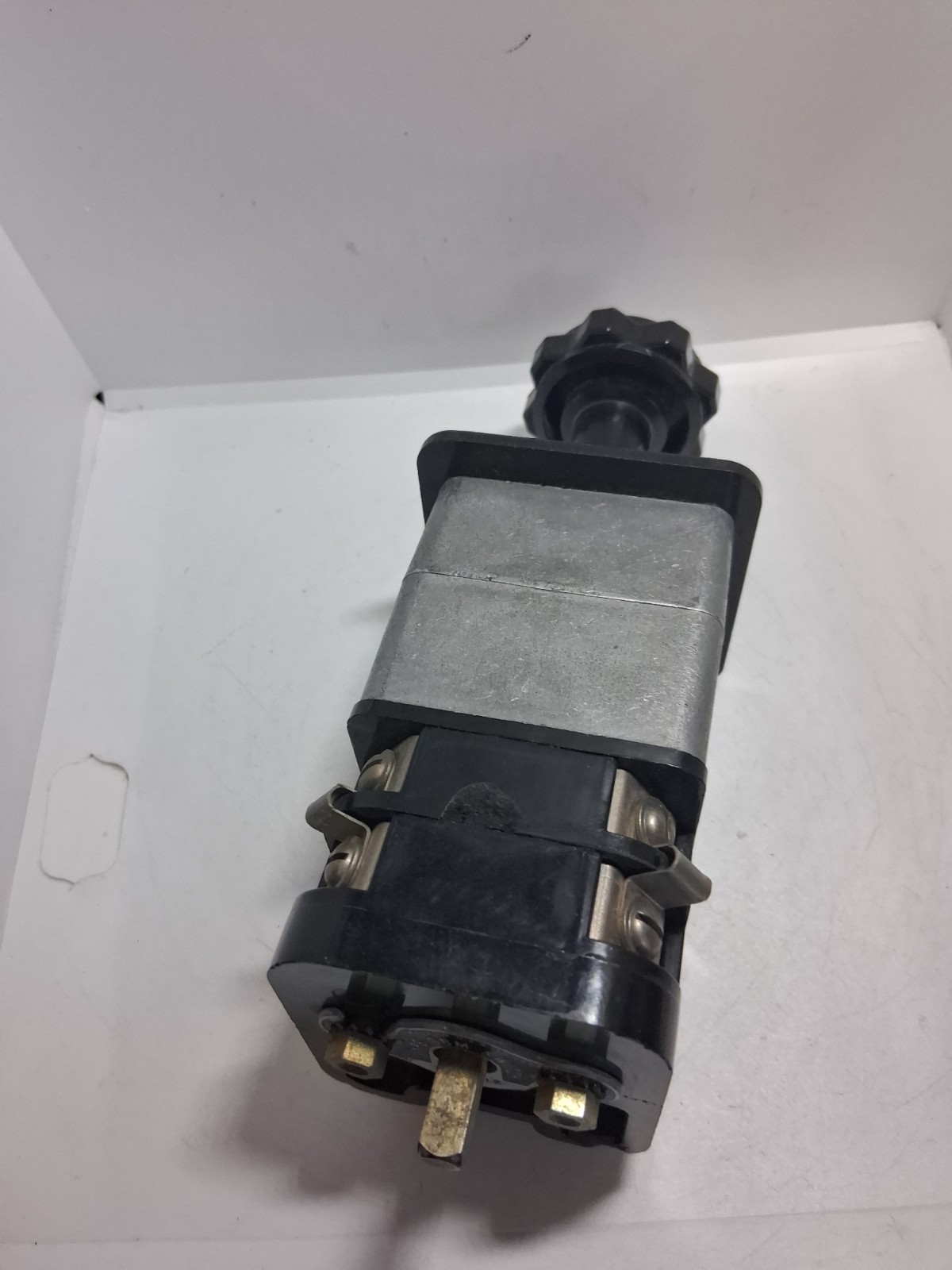 GENERAL ELECTRIC 10AA012 ROTARY SWITCH AMMETER 3 STAGE KNURLED HANDLE NNB