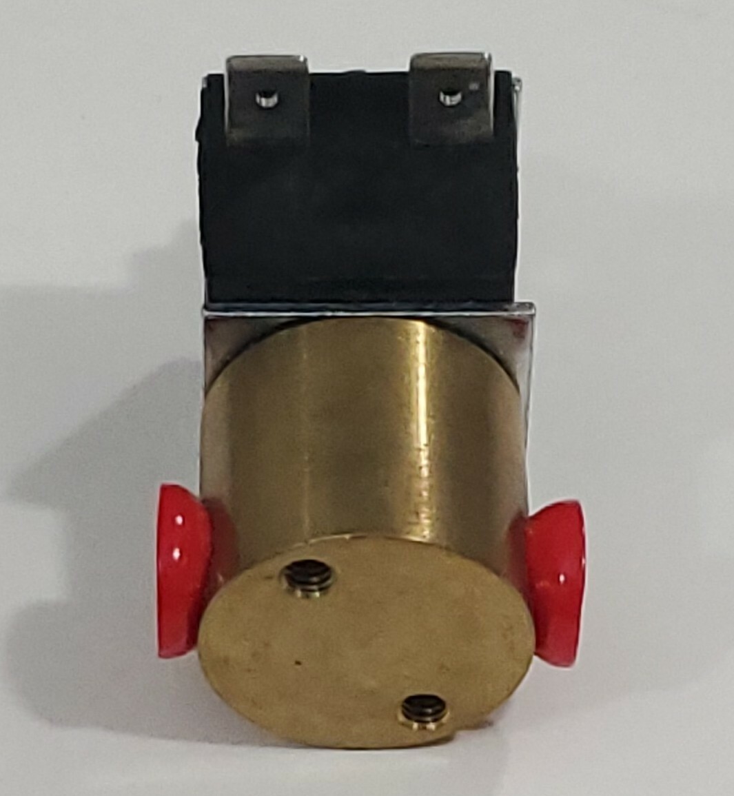 *NEW* ITT Alcon 01AZ045C1-1EAA 1/8″ NPT Brass Body Solenoid Valve 24Vac Warranty