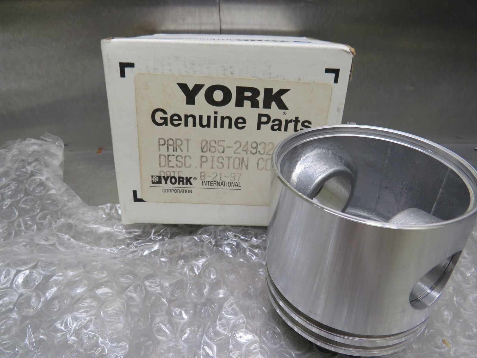 York 665-25316-000 Piston