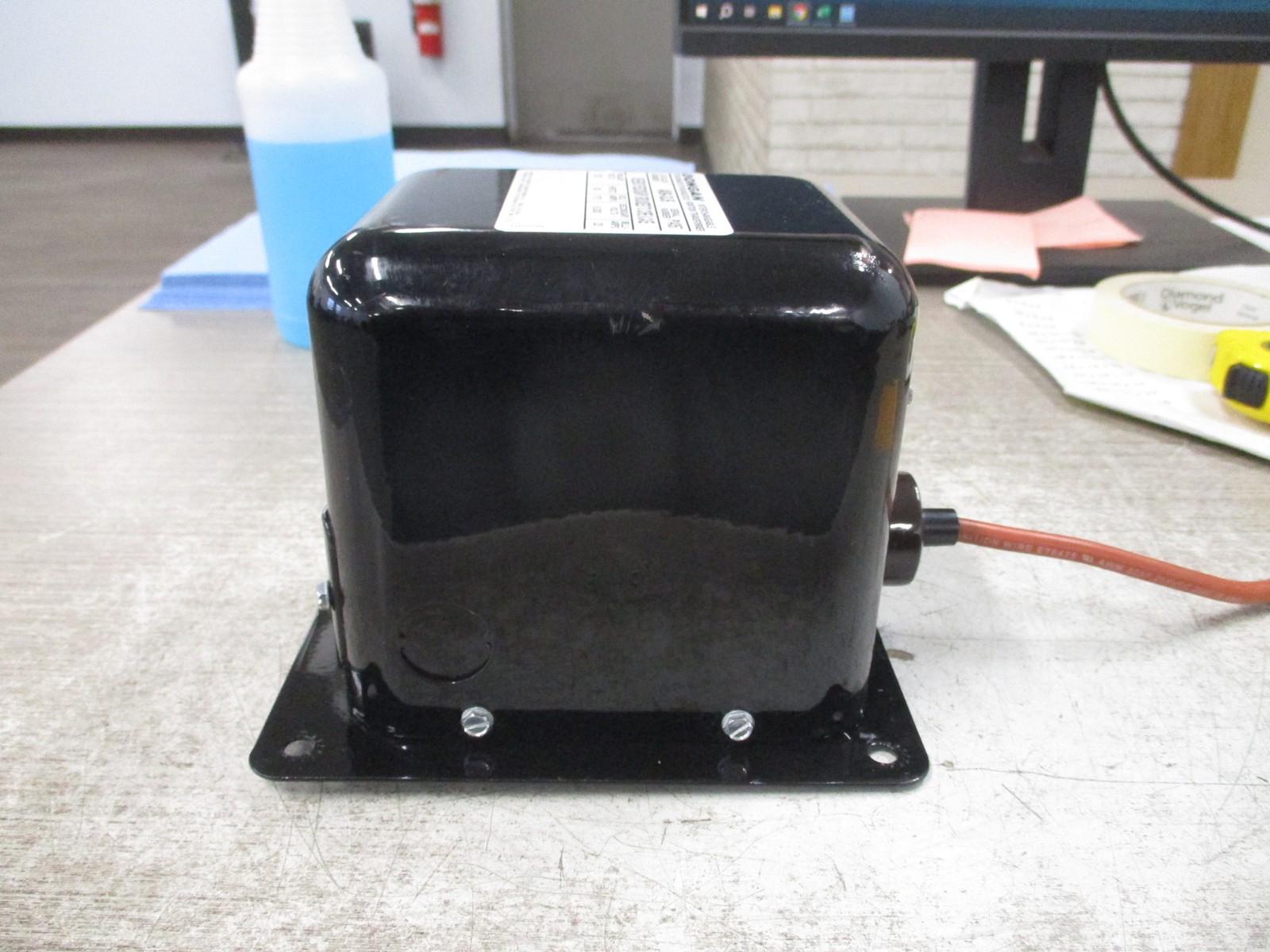 Dongan Ignition Transformer A06-SJ5 Pri: 120V Sec: 6000V 60Hz Used
