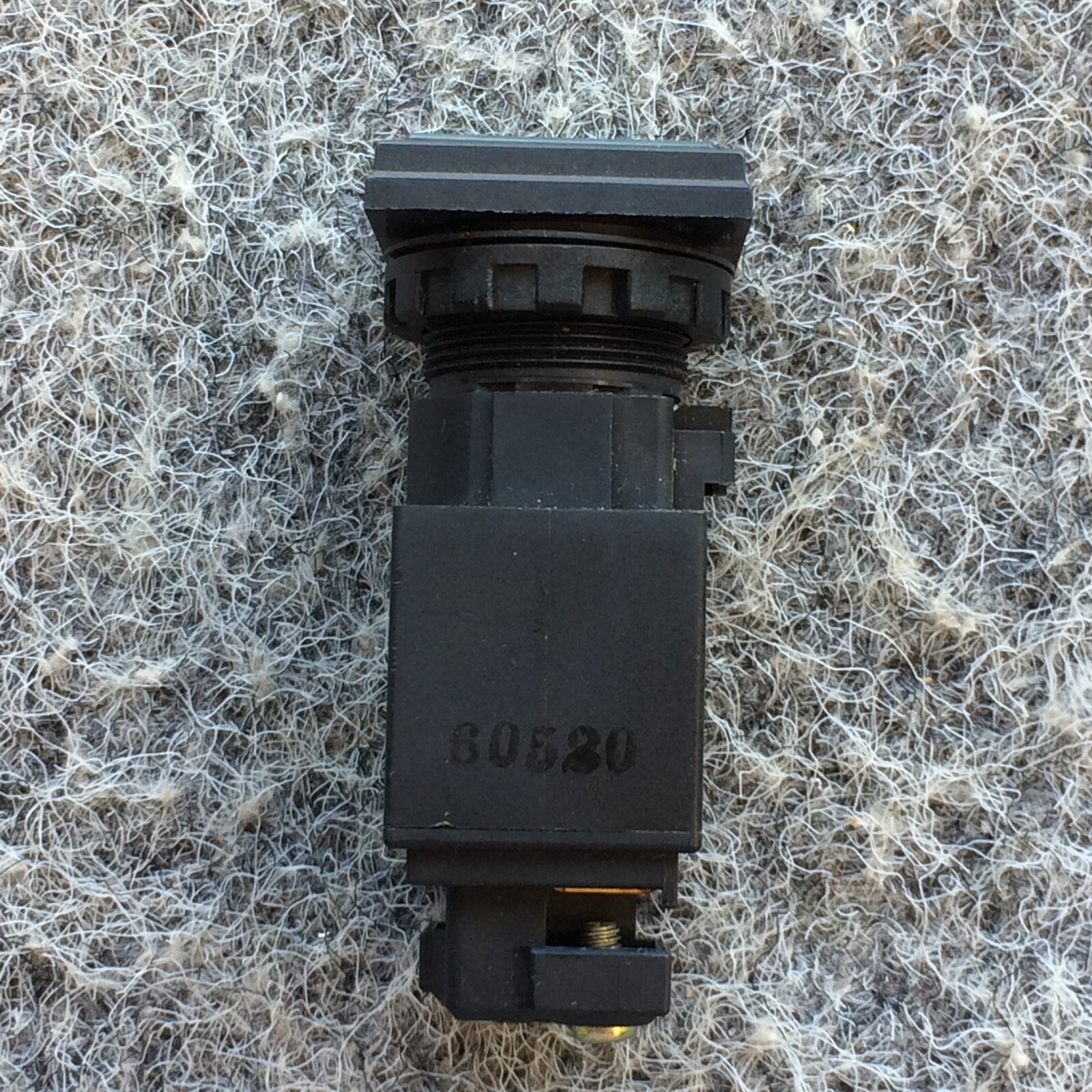 IDEC S1 IEC/EN 60947-5-1 90105 SQUARE SIZE SHAPE Illuminated Switch