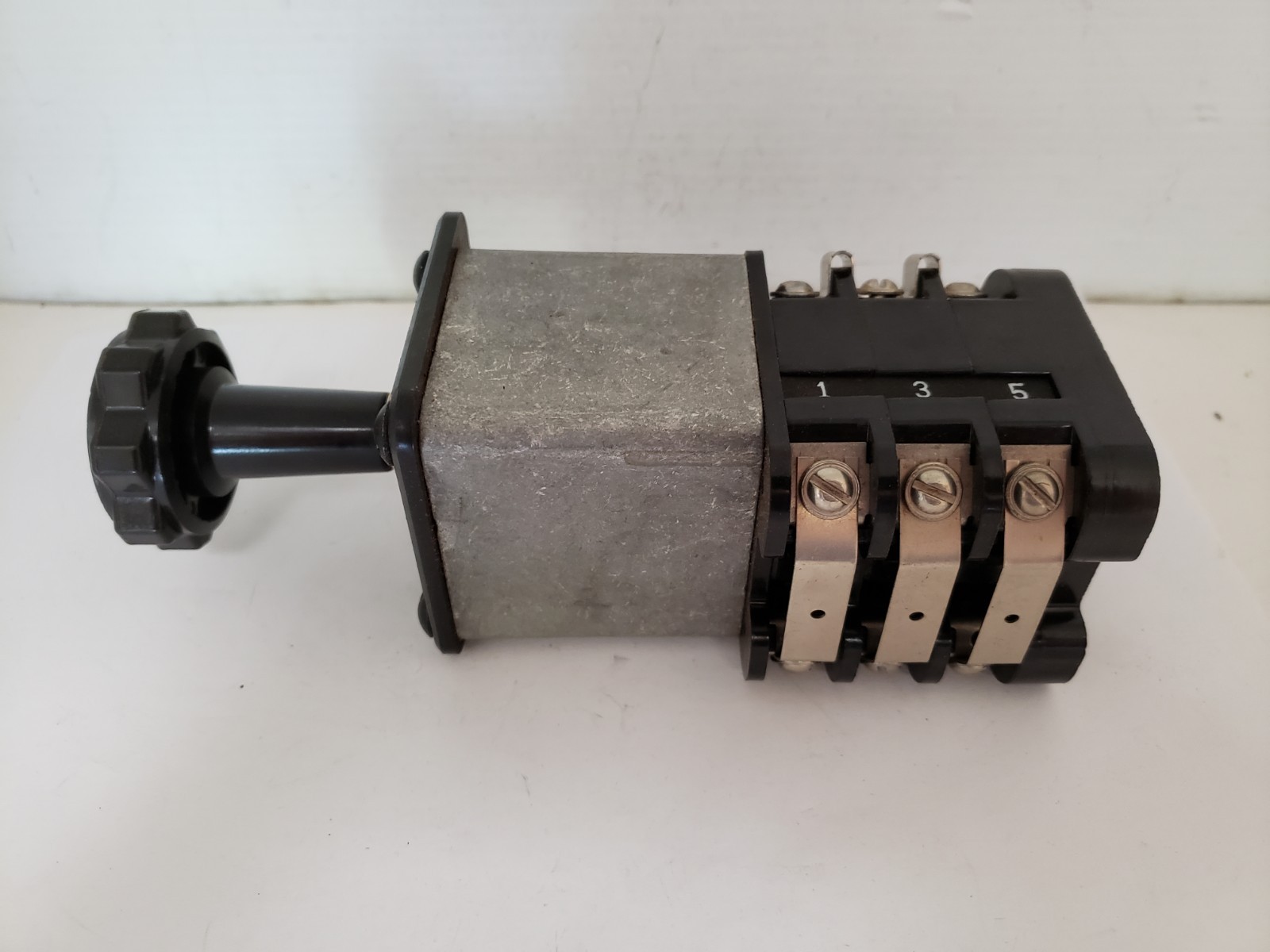 GENERAL ELECTRIC 10AA092 ROTARY CAM SWITCH 4 POSITION MAINTAINED NNB