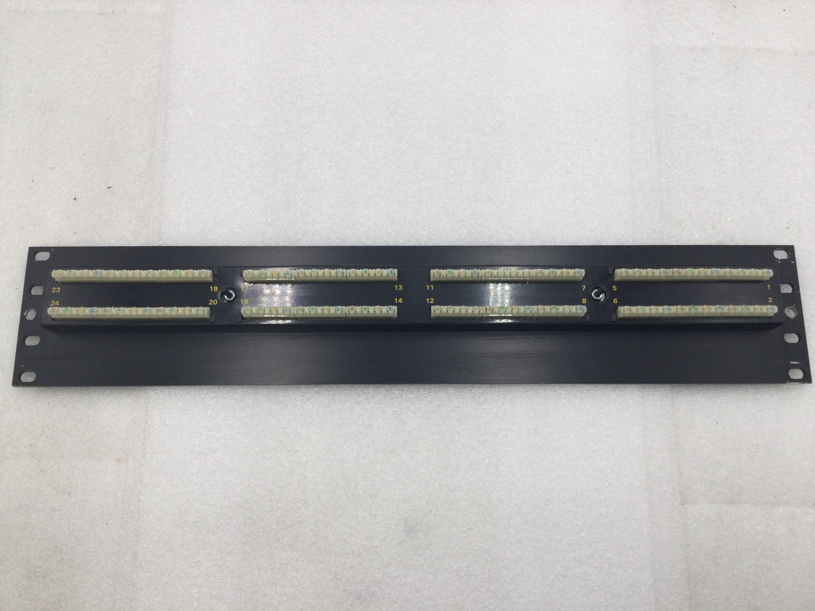 Ortronics QR-851004904 24 Port CAT5e Patch Panel – 3.5″ x 19″