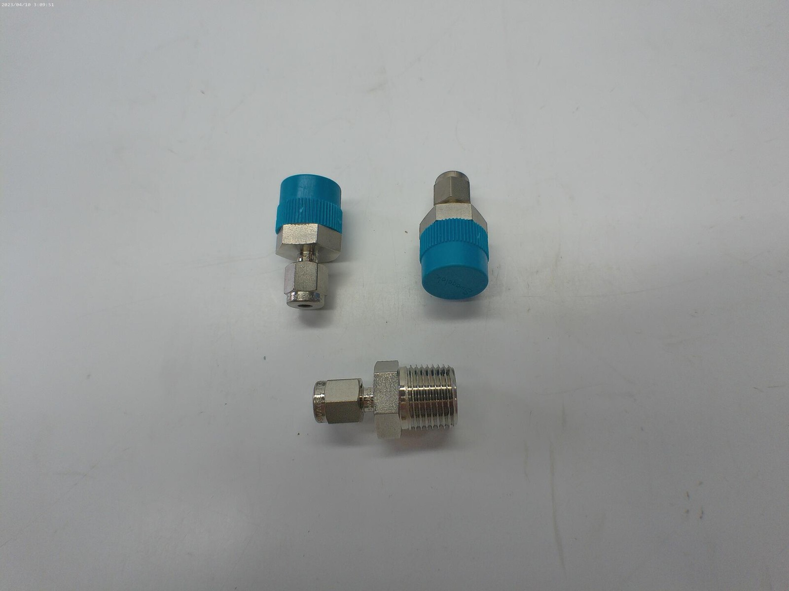 SWAGELOK SS-200-1-6 CONNECTOR LOT OF 3 NSNP