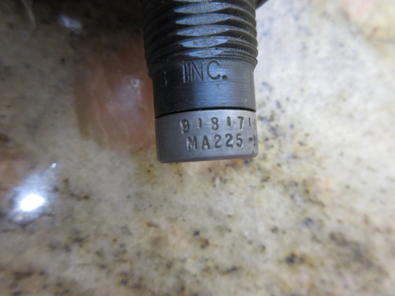 ACE CONTROLS INC CO FARMINGTON VALVE MA225-NB LOT OF 2 PIECES