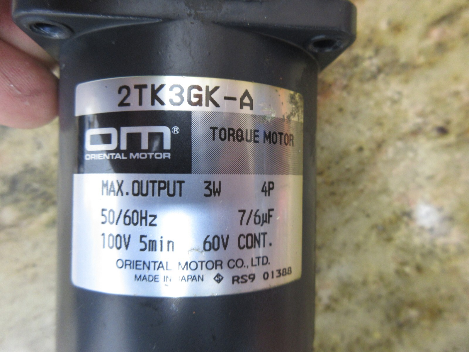 OM ORIENTAL MOTOR TORQUE MOTOR 2TK3GK-A 50/60HZ 3W 4P 100V 2GK9K RS8 01102