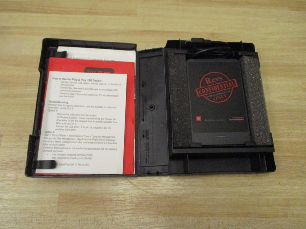 Rockwell Automation/Hitachi 320 GB/GO External Hard Drive HT0LMXNA3201ABB