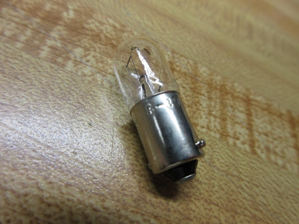 Chicago Miniature CM8-3995 Miniature Lamp Light Bulb (Pack of 12)