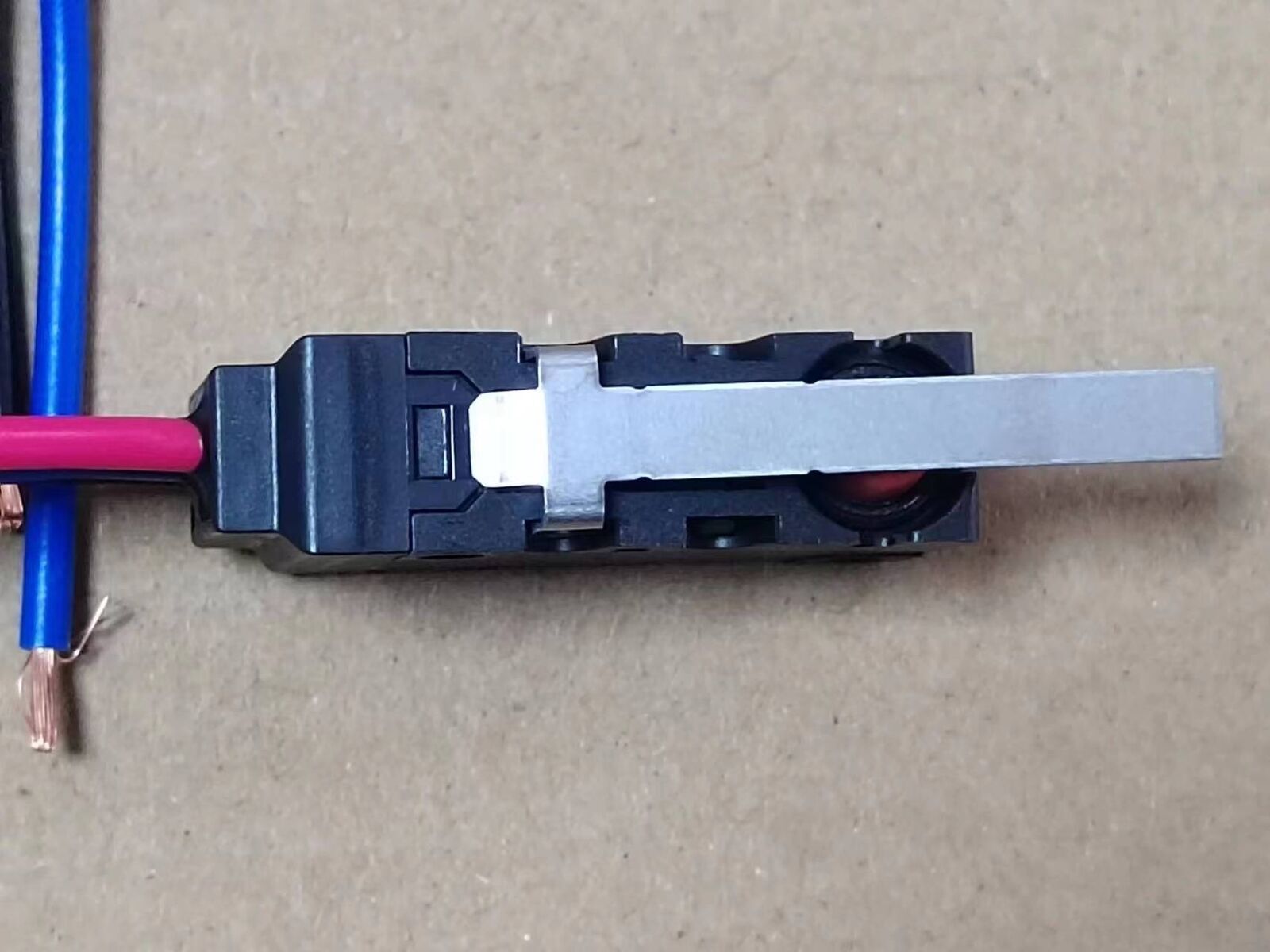 1PCS Omron D2VW-5L1-1M D2VW5L11M Miniature Basic Switch -New Free Shipping