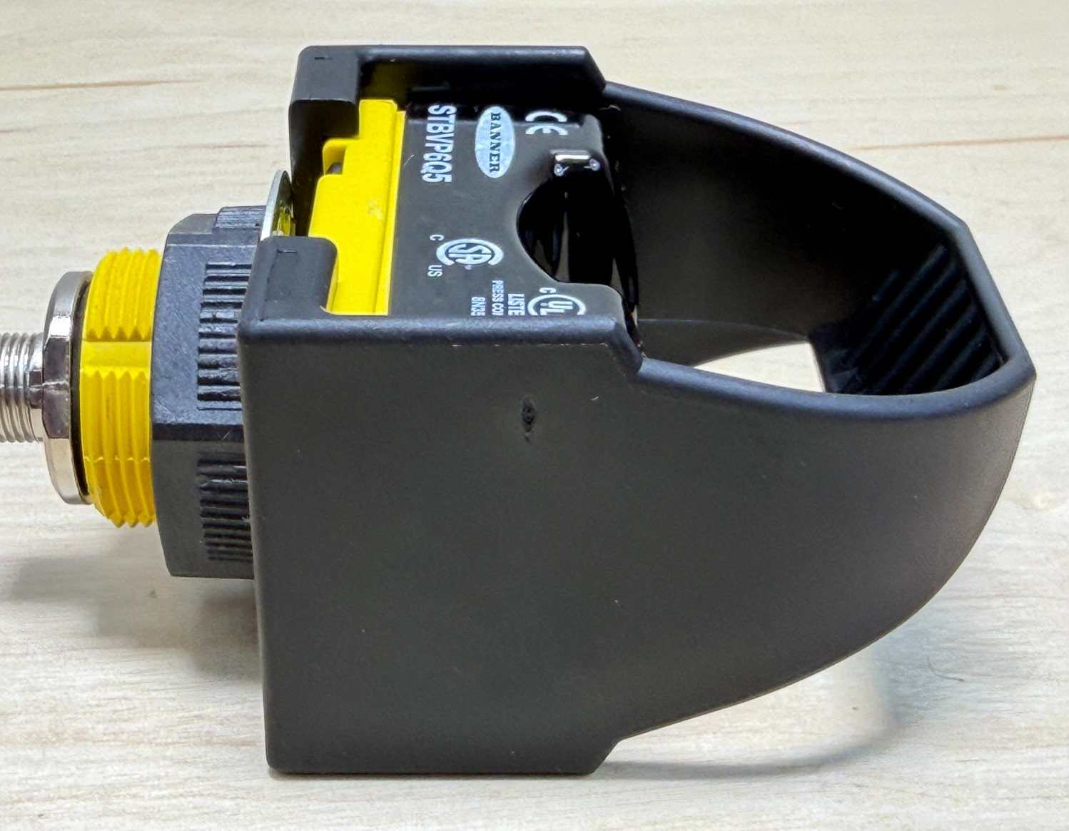 Banner STBVP6Q5 STB Series Safety Touch Button, Quick Connect, PNP, 10-30 VDC