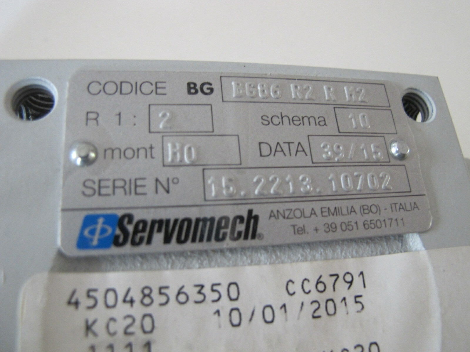 SERVOMECH B686 R2 R H2 BEVEL GEAR REDUCER NEW