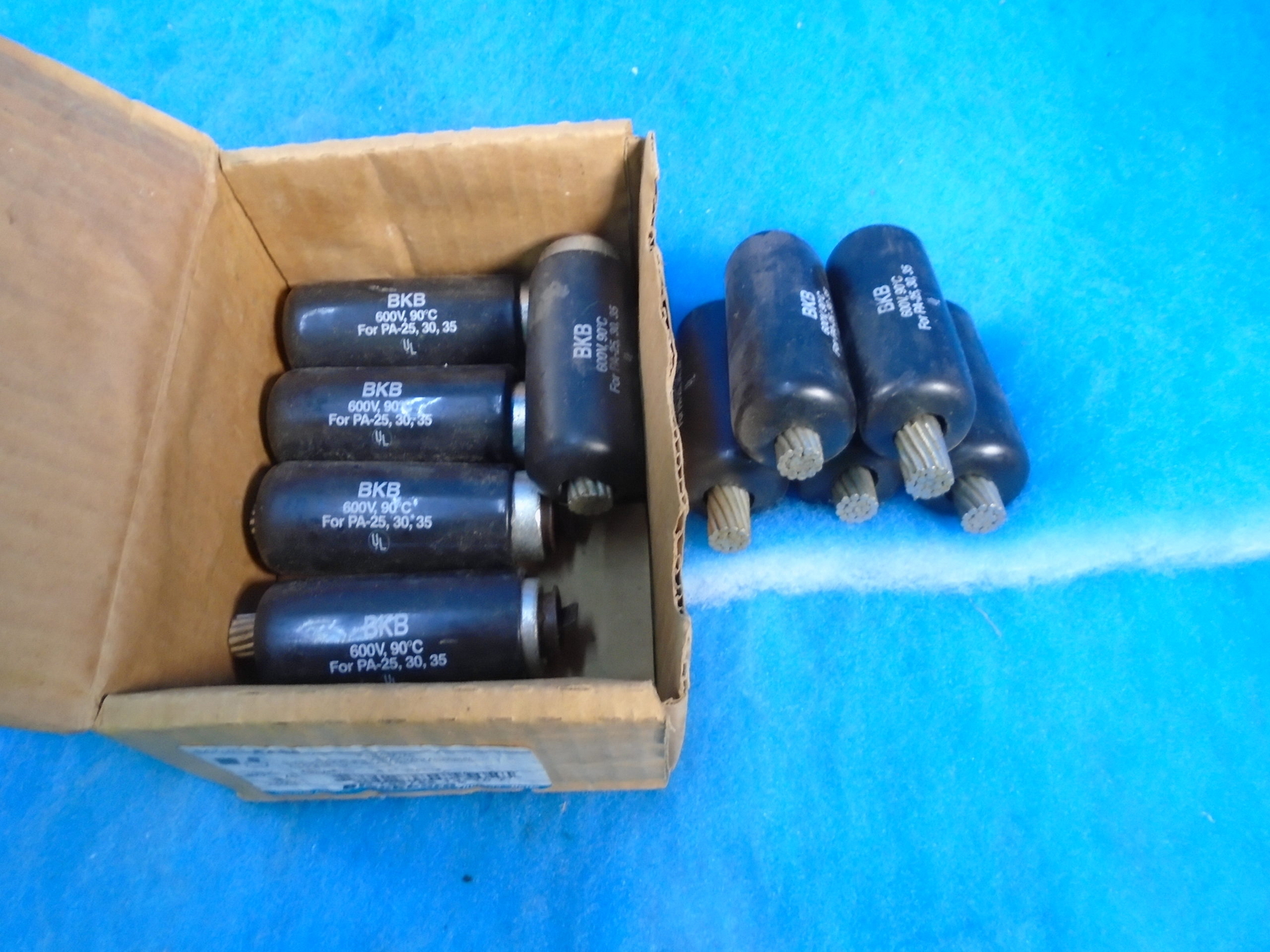 NOS BOX OF 10 THOMAS & BETTS PA35 PIN ADAPTER TERMINAL AND COVER 1 YR WARRANTY