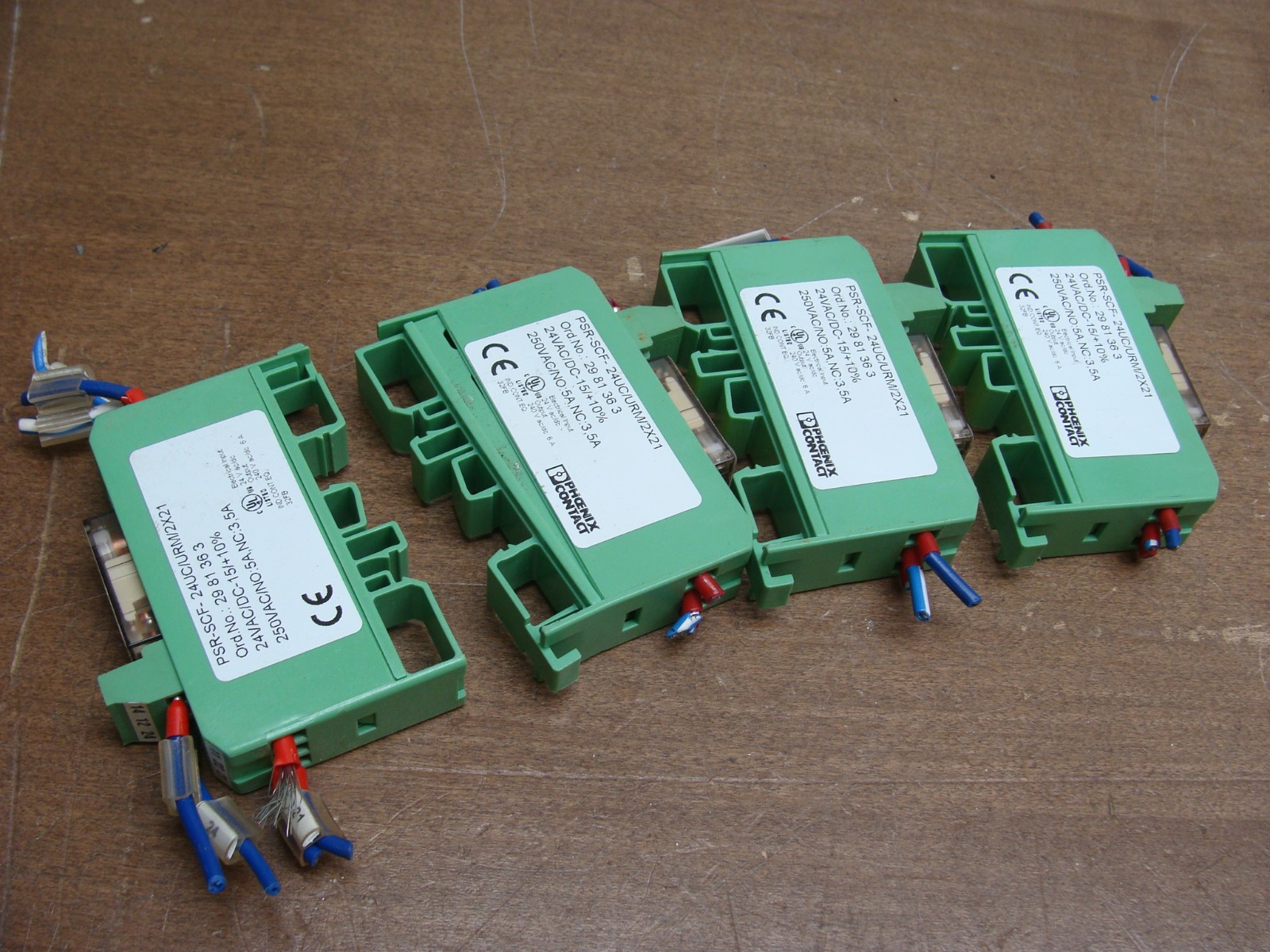 LOT OF 4 PHOENIX CONTACT SAFETY RELAYS PSR-SCF-24UC/URM/2X21 24VAC/DC