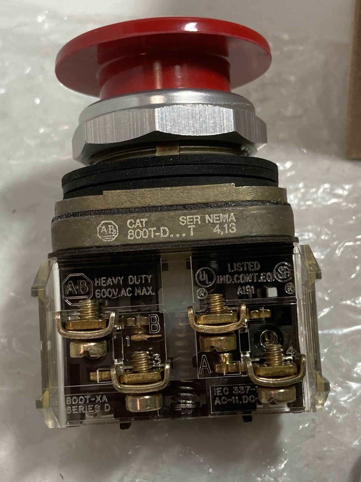 ALLEN BRADLEY 800T-D6A PUSHBUTTON RED MUSHROOM HEAD 1NO/1NC SERIES T NIB