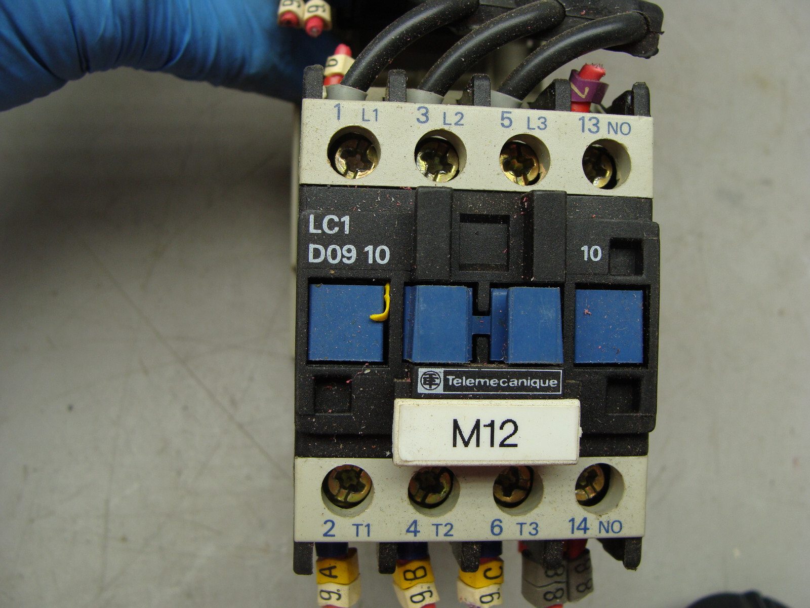 LOT OF 2 TELEMECANIQUE CIRCUIT BREAKER GV2-RS06 W/AUX CONTACTS LC1D0910 GV2-AN11